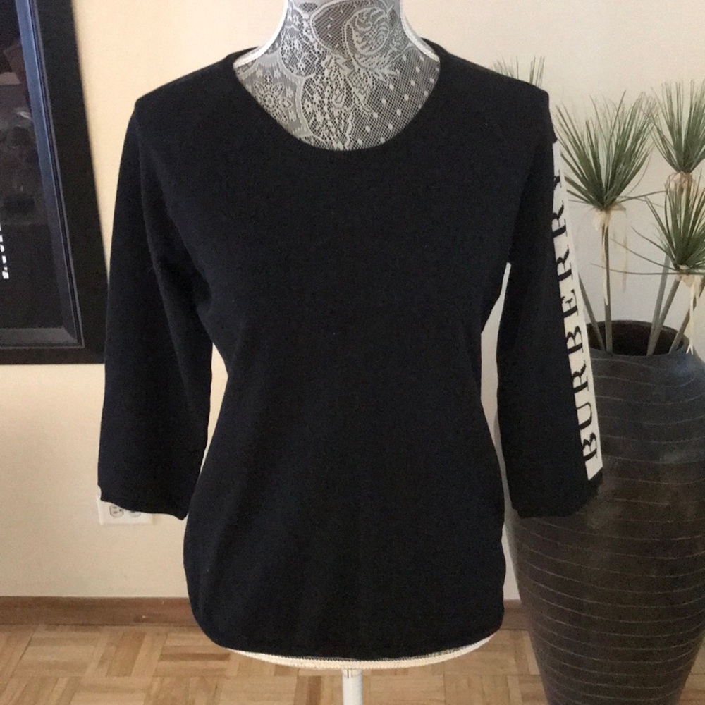 Very cute long sleeve sweater